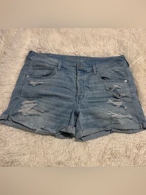 American Eagle Outfitters Light Wash Distressed Denim Shorts Size 14